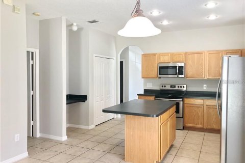 House in Sanford, Florida 4 bedrooms, 181.62 sq.m. № 2123174 - photo 3