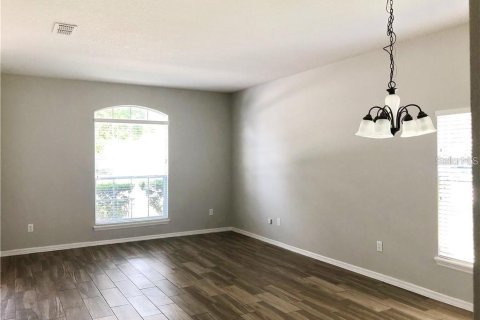 House in Sanford, Florida 4 bedrooms, 181.62 sq.m. № 2123174 - photo 2