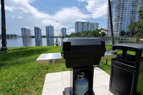 Condominio en venta en Aventura, Florida, 1 dormitorio, 85.28 m2 № 1939554 - foto 5