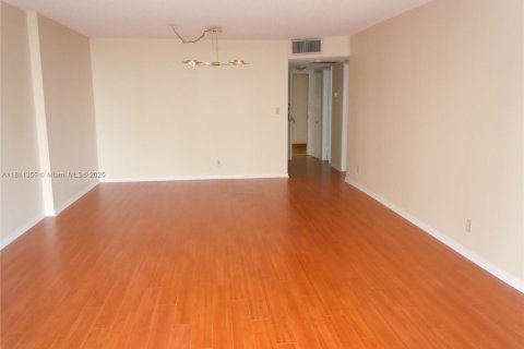 Condominio en venta en Aventura, Florida, 1 dormitorio, 85.28 m2 № 1939554 - foto 21