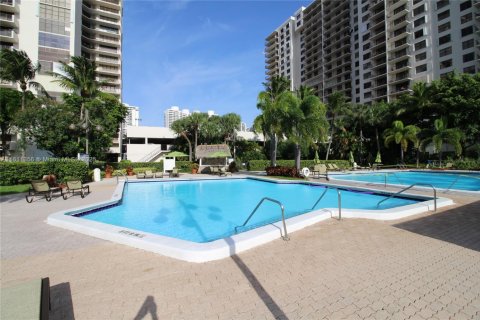 Condominio en venta en Aventura, Florida, 1 dormitorio, 85.28 m2 № 1939554 - foto 7