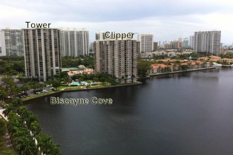 Condominio en venta en Aventura, Florida, 1 dormitorio, 85.28 m2 № 1939554 - foto 1
