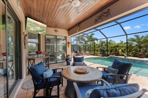 House in LAKEWOOD NATIONAL in Lakewood Ranch, Florida 4 bedrooms, 285.95 sq.m. № 2152182 - photo 19