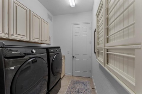 House in LAKEWOOD NATIONAL in Lakewood Ranch, Florida 4 bedrooms, 285.95 sq.m. № 2152182 - photo 27