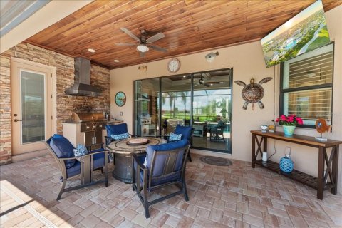 House in LAKEWOOD NATIONAL in Lakewood Ranch, Florida 4 bedrooms, 285.95 sq.m. № 2152182 - photo 12