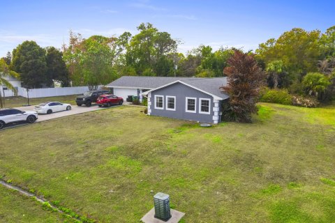 House in Port St. Lucie, Florida 3 bedrooms, 175.59 sq.m. № 2247041