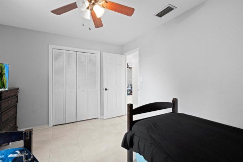House in Port St. Lucie, Florida 3 bedrooms, 175.59 sq.m. № 2247041 - photo 24