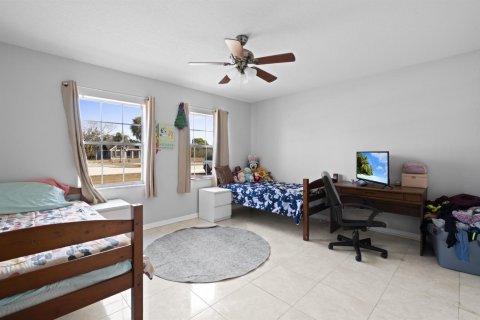 House in Port St. Lucie, Florida 3 bedrooms, 175.59 sq.m. № 2247041 - photo 30