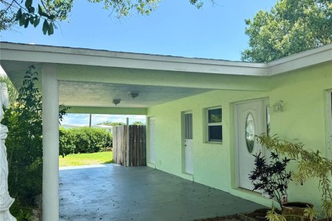 Casa en venta en Port Charlotte, Florida, 2 dormitorios, 109.25 m2 № 1919443 - foto 1