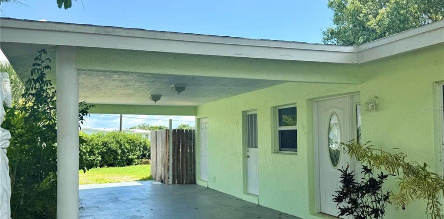 Casa en Port Charlotte, Florida 2 dormitorios, 109.25 m2 № 1919443