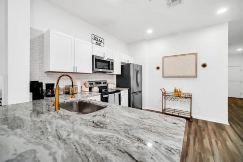 Touwnhouse à louer à Clermont, Floride: 3 chambres, 138.8 m2 № 2107478 - photo 3