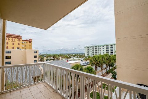 Condo in Daytona Beach Shores, Florida, 3 bedrooms  № 531164 - photo 23