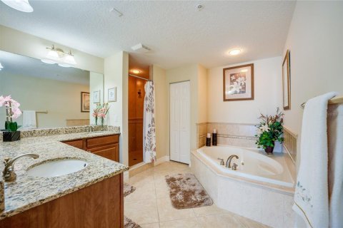 Condo in Daytona Beach Shores, Florida, 3 bedrooms  № 531164 - photo 15