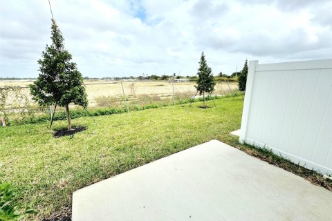 Townhouse in Florida City, Florida 3 bedrooms № 2007209 - photo 24