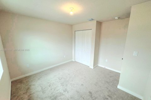 Townhouse in Florida City, Florida 3 bedrooms № 2007209 - photo 16