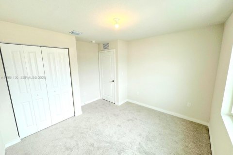 Townhouse in Florida City, Florida 3 bedrooms № 2007209 - photo 22