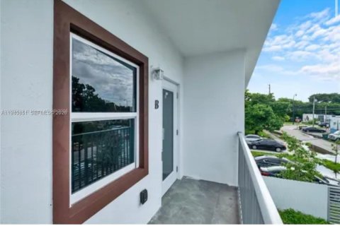 Снять в аренду виллу или дом в Майами, Флорида 3 спальни, 188.41м2, № 1998027 - фото 5