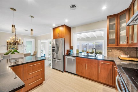 Villa ou maison à vendre à Miami, Floride: 3 chambres, 177.26 m2 № 2059578 - photo 14