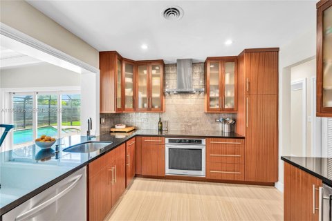 Villa ou maison à vendre à Miami, Floride: 3 chambres, 177.26 m2 № 2059578 - photo 12