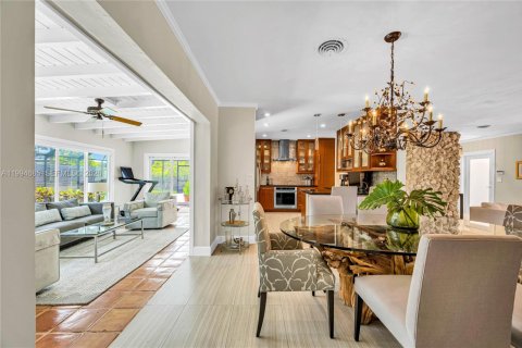 Villa ou maison à vendre à Miami, Floride: 3 chambres, 177.26 m2 № 2059578 - photo 10