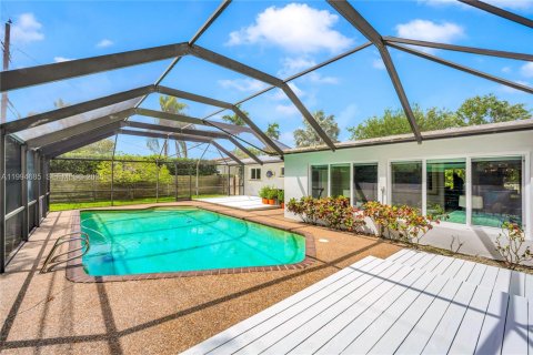 Villa ou maison à vendre à Miami, Floride: 3 chambres, 177.26 m2 № 2059578 - photo 2