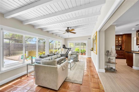 Villa ou maison à vendre à Miami, Floride: 3 chambres, 177.26 m2 № 2059578 - photo 16