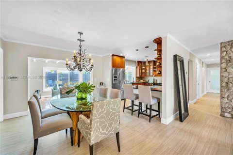 Villa ou maison à vendre à Miami, Floride: 3 chambres, 177.26 m2 № 2059578 - photo 9