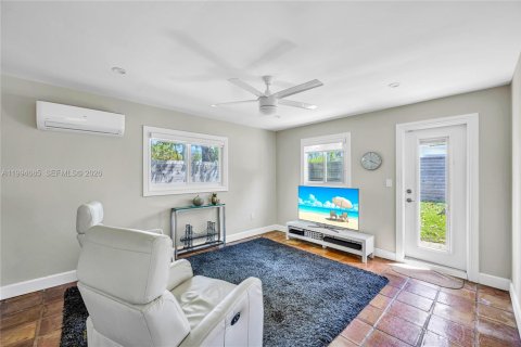 Villa ou maison à vendre à Miami, Floride: 3 chambres, 177.26 m2 № 2059578 - photo 28