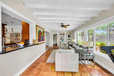 Villa ou maison à vendre à Miami, Floride: 3 chambres, 177.26 m2 № 2059578 - photo 18