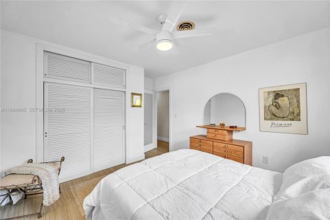 Villa ou maison à vendre à Miami, Floride: 3 chambres, 177.26 m2 № 2059578 - photo 23