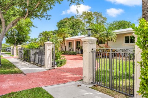 Villa ou maison à vendre à Miami, Floride: 3 chambres, 177.26 m2 № 2059578 - photo 3