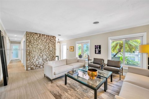 Villa ou maison à vendre à Miami, Floride: 3 chambres, 177.26 m2 № 2059578 - photo 7