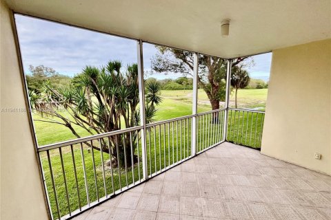 Condo in Pompano Beach, Florida, 2 bedrooms  № 1998367 - photo 18