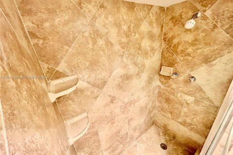 Condo in Pompano Beach, Florida, 2 bedrooms  № 1998367 - photo 13