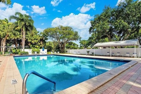 Condo in Pompano Beach, Florida, 2 bedrooms  № 1998367 - photo 20