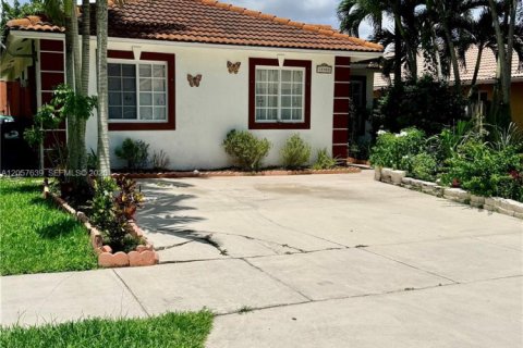 Villa ou maison à vendre à Miami, Floride: 4 chambres, 122.17 m2 № 2192104 - photo 5
