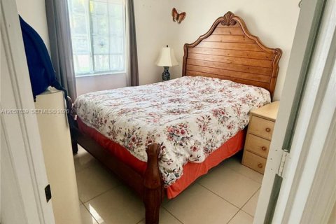 Villa ou maison à vendre à Miami, Floride: 4 chambres, 122.17 m2 № 2192104 - photo 11