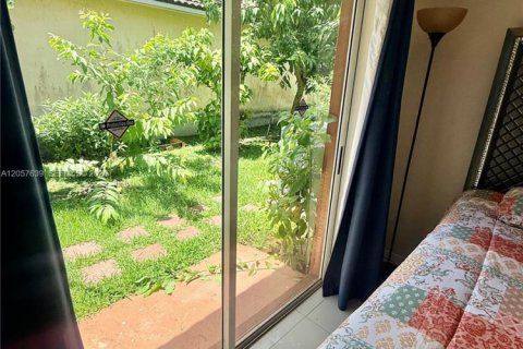 Villa ou maison à vendre à Miami, Floride: 4 chambres, 122.17 m2 № 2192104 - photo 14