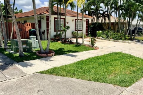 Villa ou maison à vendre à Miami, Floride: 4 chambres, 122.17 m2 № 2192104 - photo 4