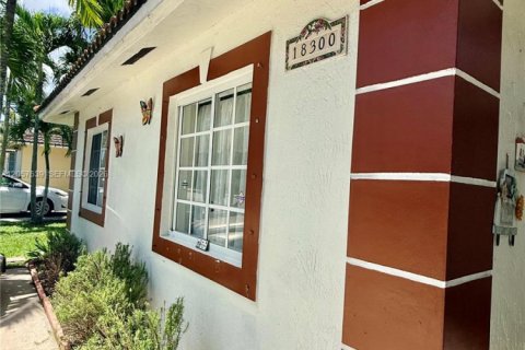 Villa ou maison à vendre à Miami, Floride: 4 chambres, 122.17 m2 № 2192104 - photo 7
