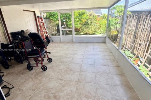 Villa ou maison à vendre à Miami, Floride: 4 chambres, 122.17 m2 № 2192104 - photo 23