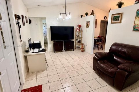 Villa ou maison à vendre à Miami, Floride: 4 chambres, 122.17 m2 № 2192104 - photo 8