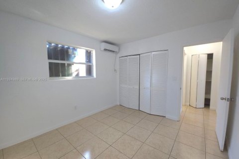 Appartement à louer à Opa-locka, Floride: 1 chambre, 222.97 m2 № 1983670 - photo 5