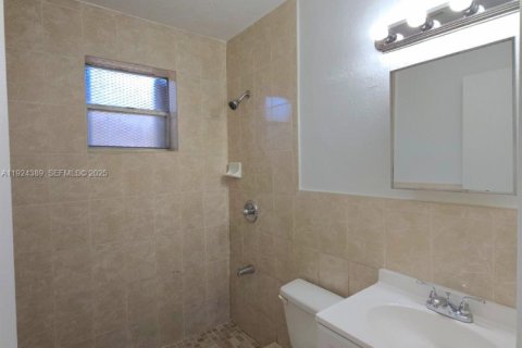 Appartement à louer à Opa-locka, Floride: 1 chambre, 222.97 m2 № 1983670 - photo 6