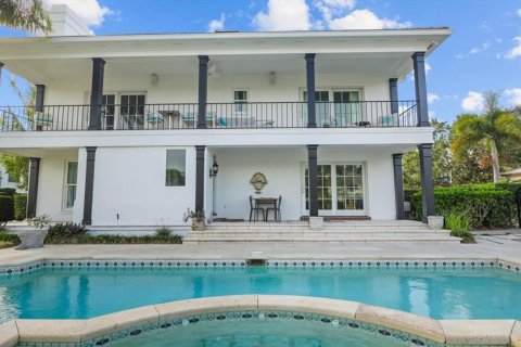 House in Tampa, Florida 5 bedrooms, 274.9 sq.m. № 1866382 - photo 8