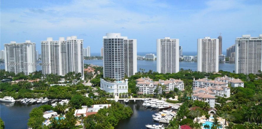 Condominio en Aventura, Florida, 3 dormitorios № 2029863