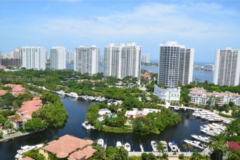 Condominio en venta en Aventura, Florida, 3 dormitorios, 174.66 m2 № 2029863 - foto 2