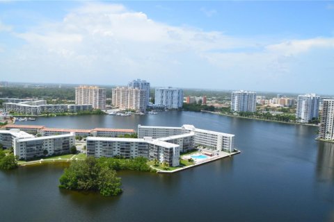 Condominio en venta en Aventura, Florida, 3 dormitorios, 174.66 m2 № 2029863 - foto 3