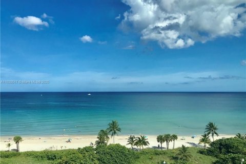 Condominio en venta en Hollywood, Florida, 1 dormitorio, 80.27 m2 № 1940462 - foto 4