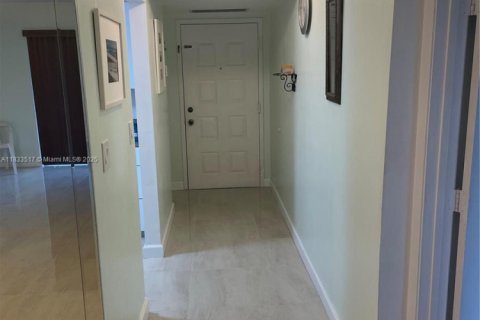 Condominio en venta en Hollywood, Florida, 1 dormitorio, 80.27 m2 № 1940462 - foto 10